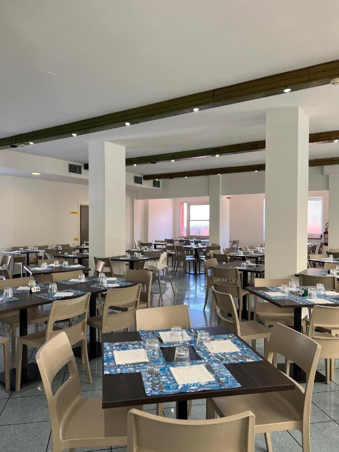 Aron Hotel Rimini Eksteriør bilde