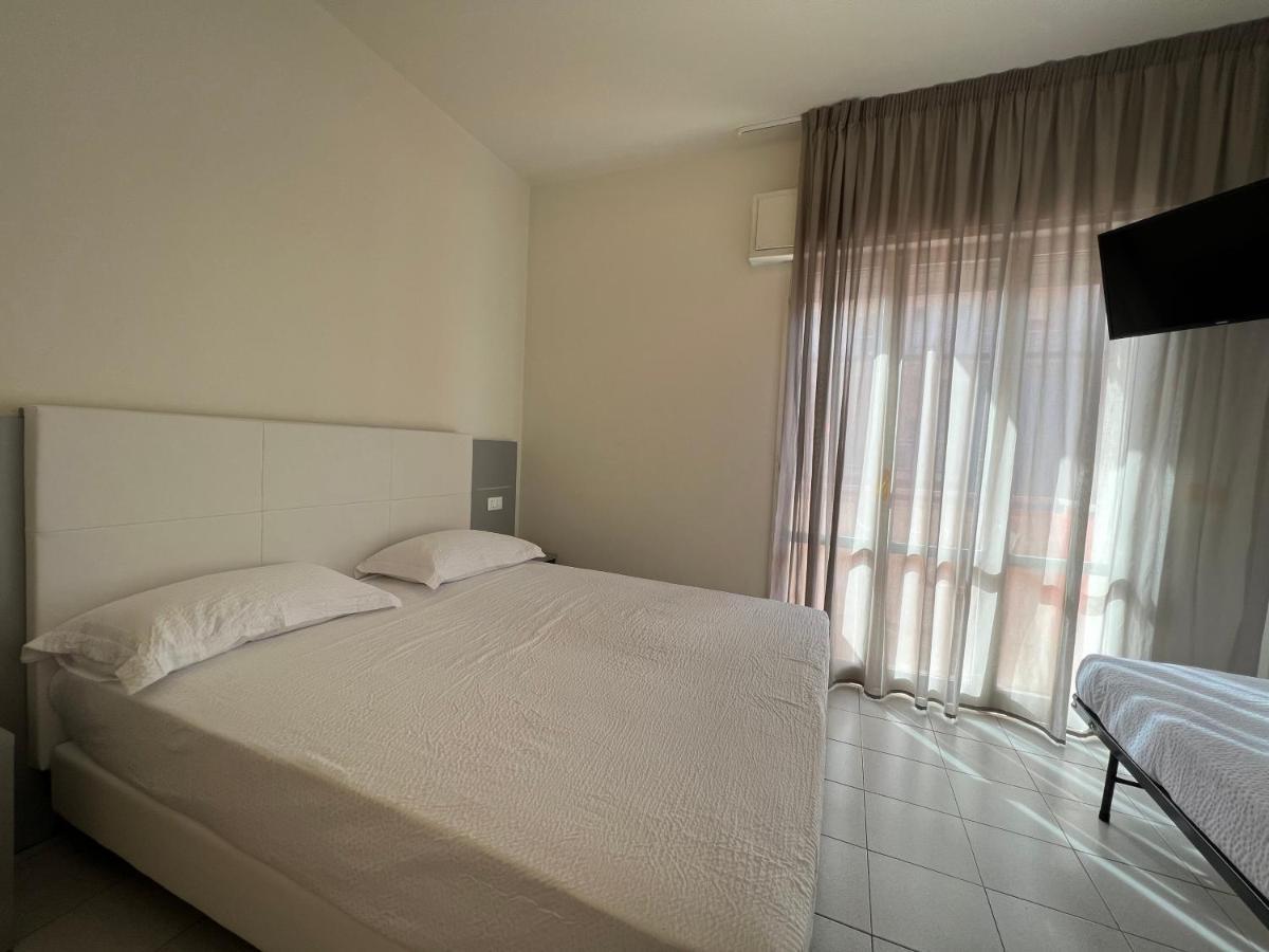 Aron Hotel Rimini Eksteriør bilde