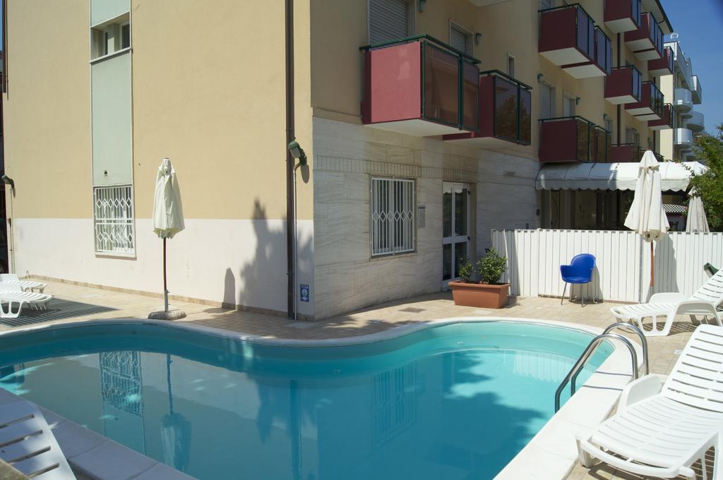 Aron Hotel Rimini Eksteriør bilde